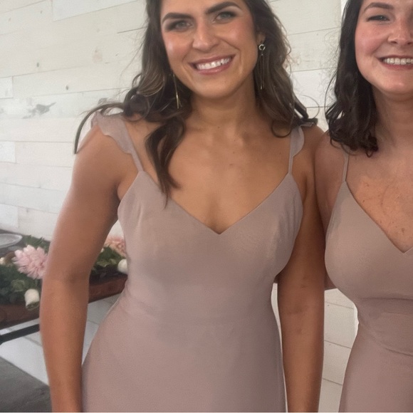 Azazie Everlee in Taupe - Picture 4 of 6